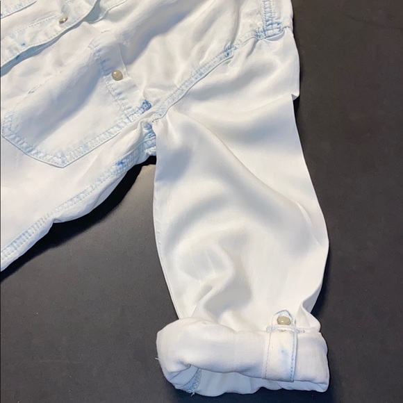 New BLANKNYC girls light wash chambray. - Picture 9 of 12